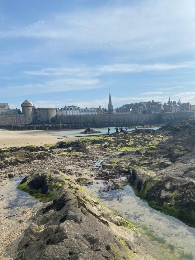 Saint-Malo : bel appartement -10min à pied intra/plages Esterno foto
